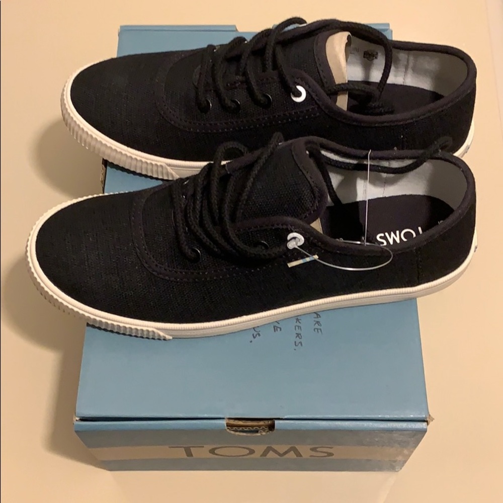 TOMS SIZE 5.5